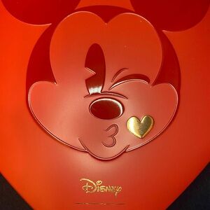 Fossil Must have Minnie Mouse Finger Watch!